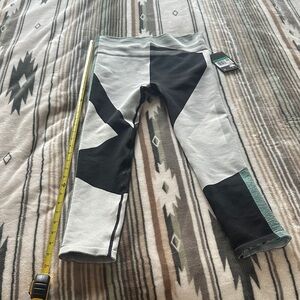 Nike womens Leggings in Black gray green size XL